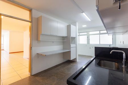 Apartamento para alugar com 156m², 3 quartos e 1 vaga Apartamento para alugar com 156m², 3 quartos e 1 vagaCozinha e Área de Serviço