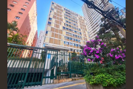 Fachada de apartamento para alugar com 3 quartos, 156m² em Cerqueira César, São Paulo