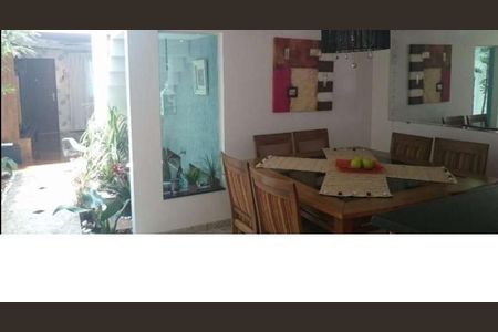 Casa à venda com 3 quartos, 130m² em Pinheirinho, Santo André