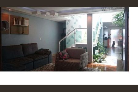 Casa à venda com 3 quartos, 130m² em Pinheirinho, Santo André