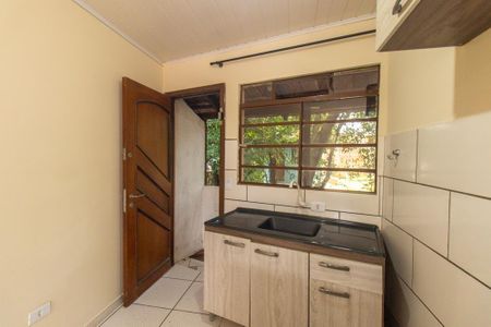 Cozinha de kitnet/studio para alugar com 1 quarto, 20m² em Novo Mundo, Curitiba