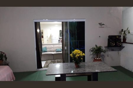 Casa à venda com 2 quartos, 200m² em Campanário, Diadema