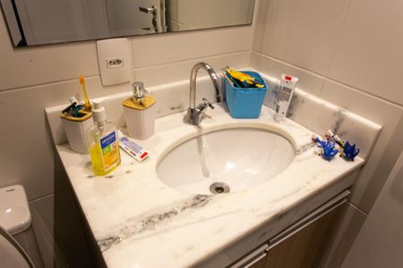 Apartamento à venda com 71m², 2 quartos e 1 vagaBanheiro Social