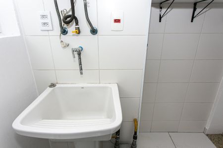 Apartamento para alugar com 71m², 2 quartos e 1 vagaÁrea de Serviço