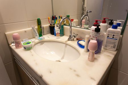 Apartamento à venda com 71m², 2 quartos e 1 vagaBanheiro da Suíte