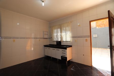 Sala e Cozinha de casa para alugar com 1 quarto, 40m² em Parque Luis Mucciolo, São Paulo