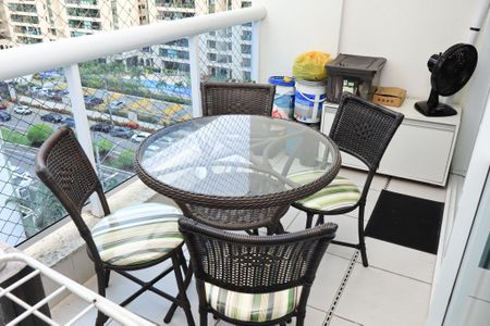 Apartamento para alugar com 80m², 2 quartos e 1 vagaVista da Sacada