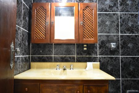 Kitnet Banheiro de casa para alugar com 0 quarto, 23m² em São Judas, São Paulo