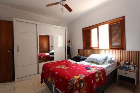 Casa à venda com 200m², 4 quartos e 4 vagasSuíte