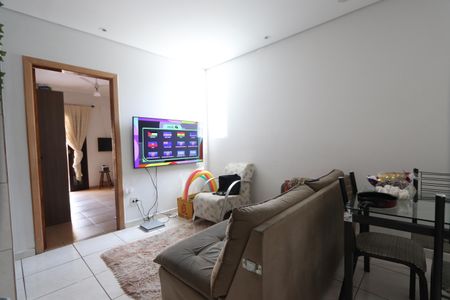 Sala e Cozinha de casa à venda com 4 quartos, 200m² em Parque Luis Mucciolo, São Paulo