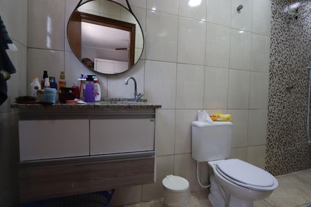 Casa à venda com 200m², 4 quartos e 4 vagasBanheiro da Suíte