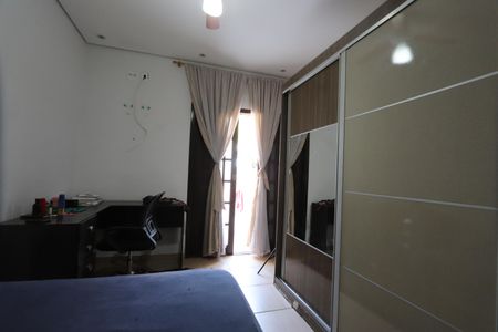 Casa à venda com 200m², 4 quartos e 4 vagasQuarto 3