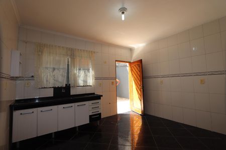 Casa à venda com 200m², 4 quartos e 4 vagasSala e Cozinha Casa 2