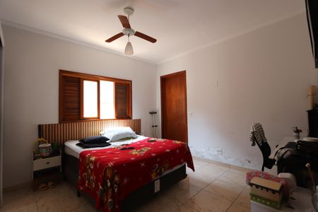 Casa à venda com 200m², 4 quartos e 4 vagasSuíte