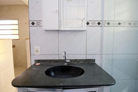 Banheiro de casa para alugar com 1 quarto, 55m² em Penha Circular, Rio de Janeiro