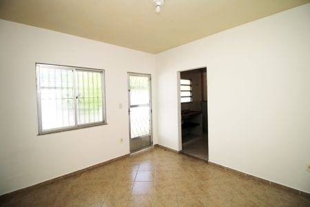 Sala de casa para alugar com 1 quarto, 55m² em Penha Circular, Rio de Janeiro