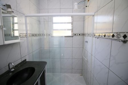 Banheiro de casa para alugar com 1 quarto, 55m² em Penha Circular, Rio de Janeiro
