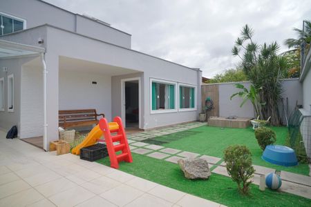 Casa à venda com 280m², 4 quartos e 3 vagasÁrea externa