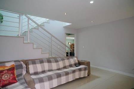 Casa à venda com 280m², 4 quartos e 3 vagasSala de TV