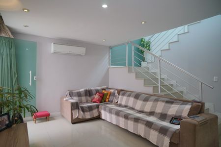 Casa à venda com 280m², 4 quartos e 3 vagasSala de TV