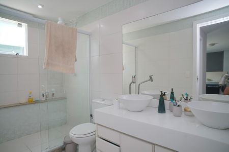 Casa à venda com 280m², 4 quartos e 3 vagasBanheiro do Quarto 1