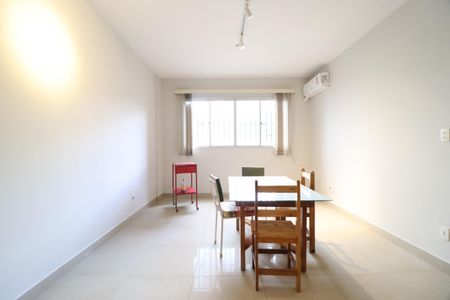 Sala de apartamento para alugar com 2 quartos, 75m² em Santa Mônica, Uberlândia