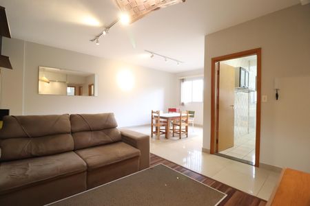 Sala de apartamento para alugar com 2 quartos, 75m² em Santa Mônica, Uberlândia