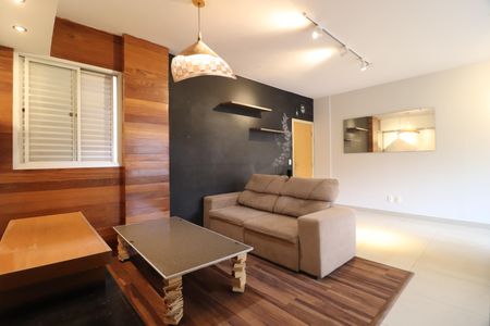 Sala de apartamento para alugar com 2 quartos, 75m² em Santa Mônica, Uberlândia
