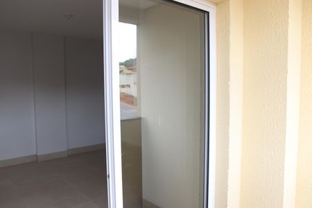 Varanda da Sala de apartamento para alugar com 2 quartos, 70m² em Residencial Sonho Dourado, Goiânia