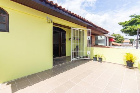 Casa à venda com 187m², 3 quartos e 2 vagas Casa à venda com 187m², 3 quartos e 2 vagasvaranda