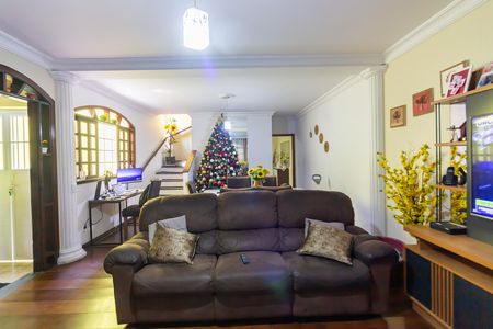 Casa à venda com 187m², 3 quartos e 2 vagas Casa à venda com 187m², 3 quartos e 2 vagasSala