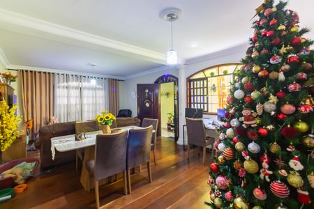 Casa à venda com 187m², 3 quartos e 2 vagas Casa à venda com 187m², 3 quartos e 2 vagasSala