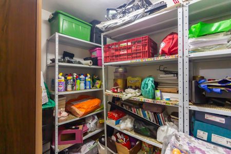 Casa à venda com 187m², 3 quartos e 2 vagas Casa à venda com 187m², 3 quartos e 2 vagasDespensa