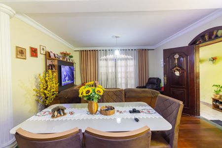 Casa à venda com 187m², 3 quartos e 2 vagas Casa à venda com 187m², 3 quartos e 2 vagasSala