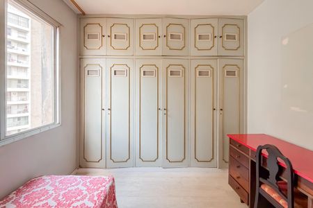 Apartamento à venda com 80m², 2 quartos e 1 vagaQuarto 2 - Armários