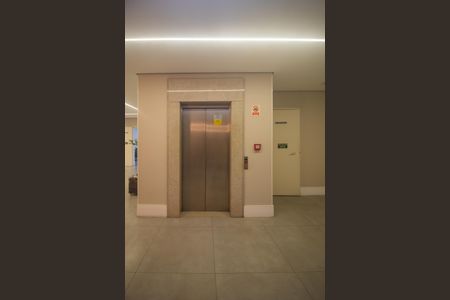 Apartamento à venda com 44m², 1 quarto e 1 vagaHall de entrada