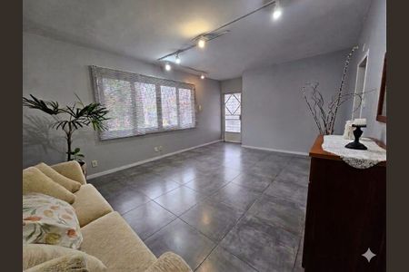 Casa para alugar com 235m², 3 quartos e 3 vagas