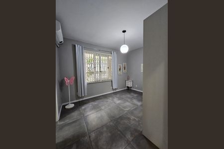 Casa para alugar com 235m², 3 quartos e 3 vagas