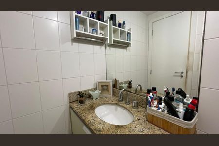 Apartamento à venda com 81m², 2 quartos e 1 vagaBanheiro