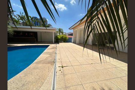 Casa à venda com 1000m², 5 quartos e 7 vagasPiscina