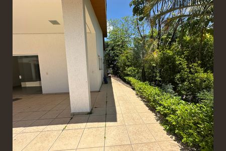 Casa à venda com 1000m², 5 quartos e 7 vagasQuintal