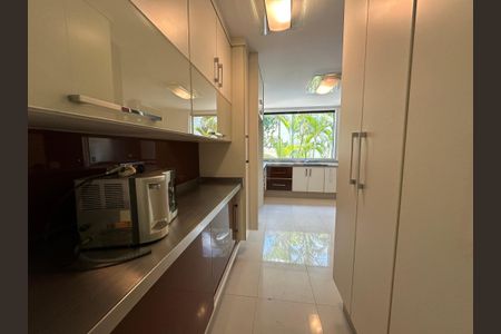 Casa à venda com 1000m², 5 quartos e 7 vagasCozinha