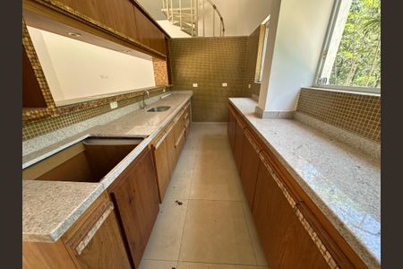 Casa à venda com 1000m², 5 quartos e 7 vagasCozinha 2