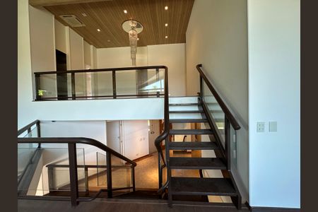 Casa à venda com 1000m², 5 quartos e 7 vagasEscada