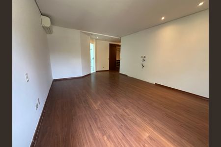 Casa à venda com 1000m², 5 quartos e 7 vagasSuíte 3