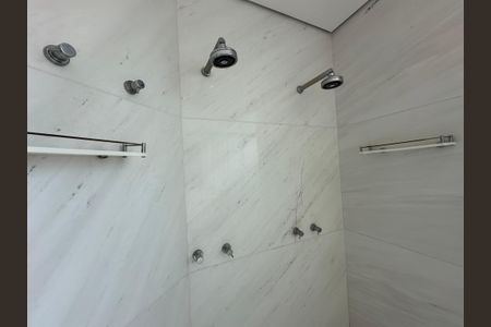 Casa à venda com 1000m², 5 quartos e 7 vagasBanheiro da Suíte 3