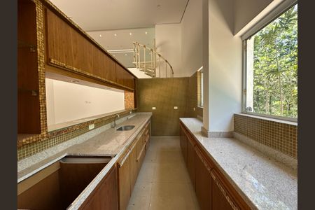 Casa à venda com 1000m², 5 quartos e 7 vagasCozinha 2