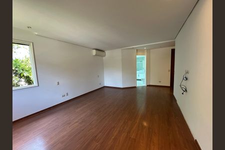 Casa à venda com 1000m², 5 quartos e 7 vagasSuíte 3