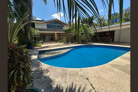 Casa à venda com 1000m², 5 quartos e 7 vagasPiscina