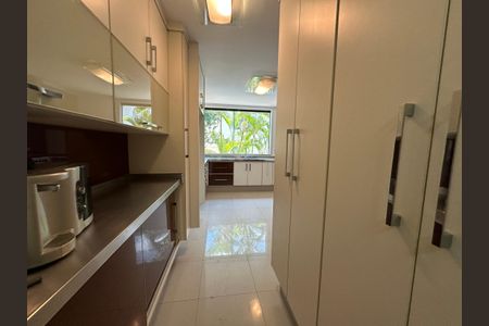 Casa à venda com 1000m², 5 quartos e 7 vagasCozinha